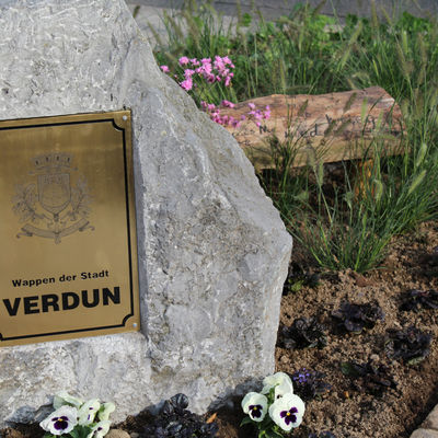 Das Mahnmal der Schlacht um Verdun hat einen neuen Standort: den Verdunplatz an der Karschhauser Straße, der im September offiziell eingeweiht wurde.