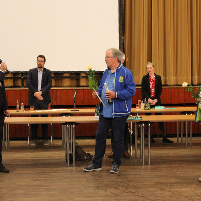 Bürgermeister Christoph Schultz überreichte den Preis an den Vorsitzenden Harald Mars und den stellvertretenden Vorsitzenden Rudi Birkenstock und bedankte sich herzlich für diesen wichtigen Dienst an der Gemeinschaft.