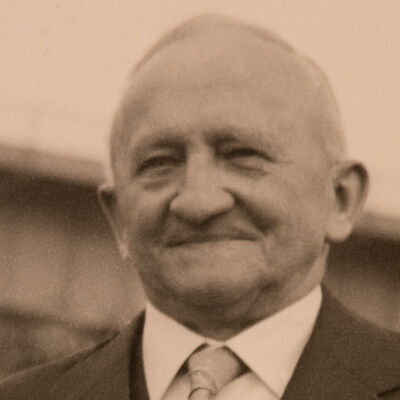Alexander Bendt (SPD) übernahm für zwei Wahlperioden das Amt des Bürgermeisters der Gemeinde Erkrath: von 1949 bis 1954 und von 1956 bis 1961.
