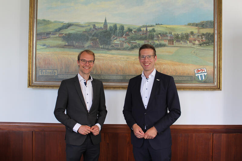 Erkraths Bürgermeister Christoph Schultz empfing den Landtagsabgeordneten Dr. Christian Untrieser (l.) zum politischen Austausch im Rathaus.