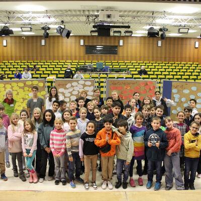 Beim ersten Treffen des Kinderparlamentes kamen die 66 neuen Mitglieder in der Aula des Gymnasiums Hochdahl zusammen, um die einzelnen Arbeitskreise zu gründen.