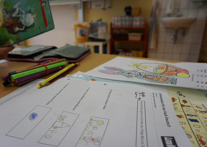 In Kooperation mit dem Verein Du-Ich-Wir bietet die Stadt Erkrath regelmäßig eine »Lernkiste« in den Schulferien an. Foto: © Du-Ich-Wir e.V.