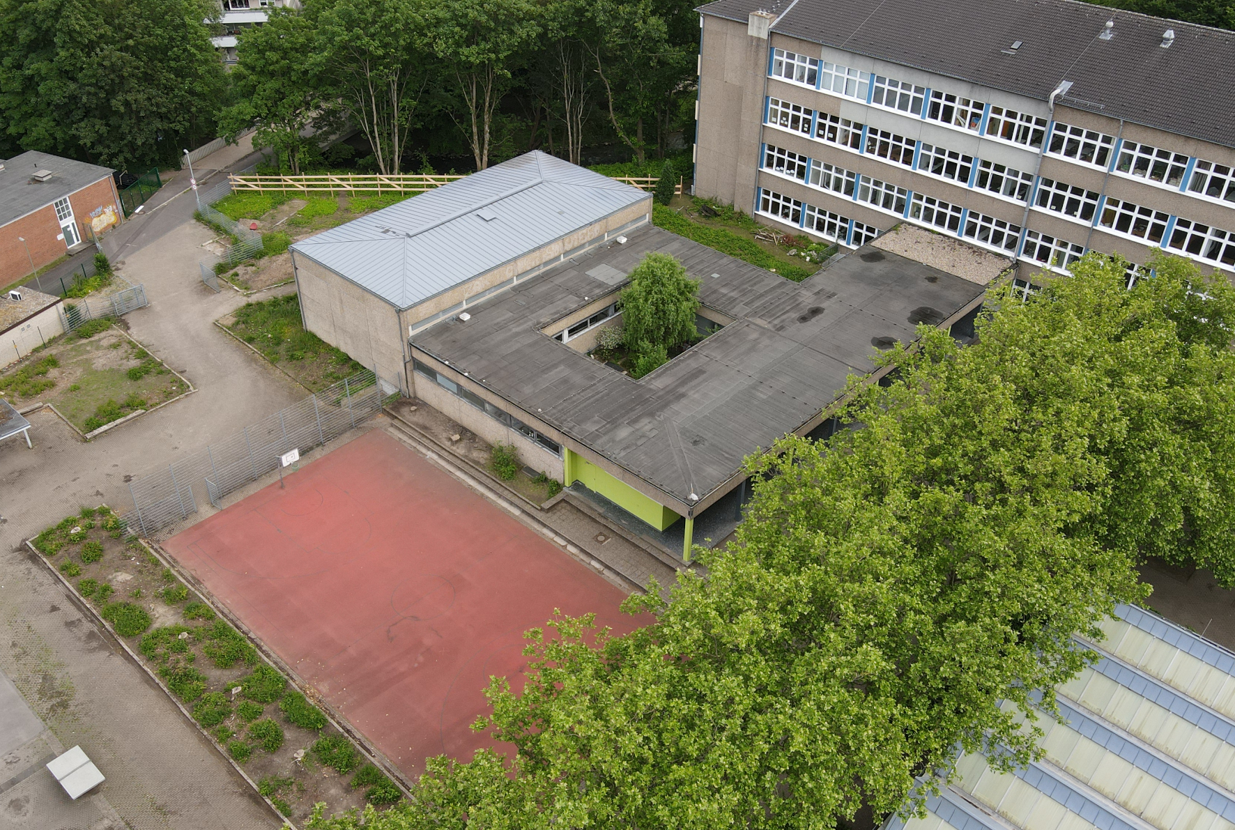 Einfeld-Sporthalle am Gymnasium Neandertal von oben