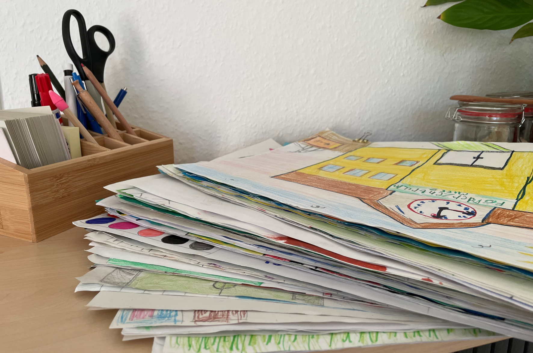 Ein Haufen an bunten Bildern zum Thema "Meine Schule und ich"