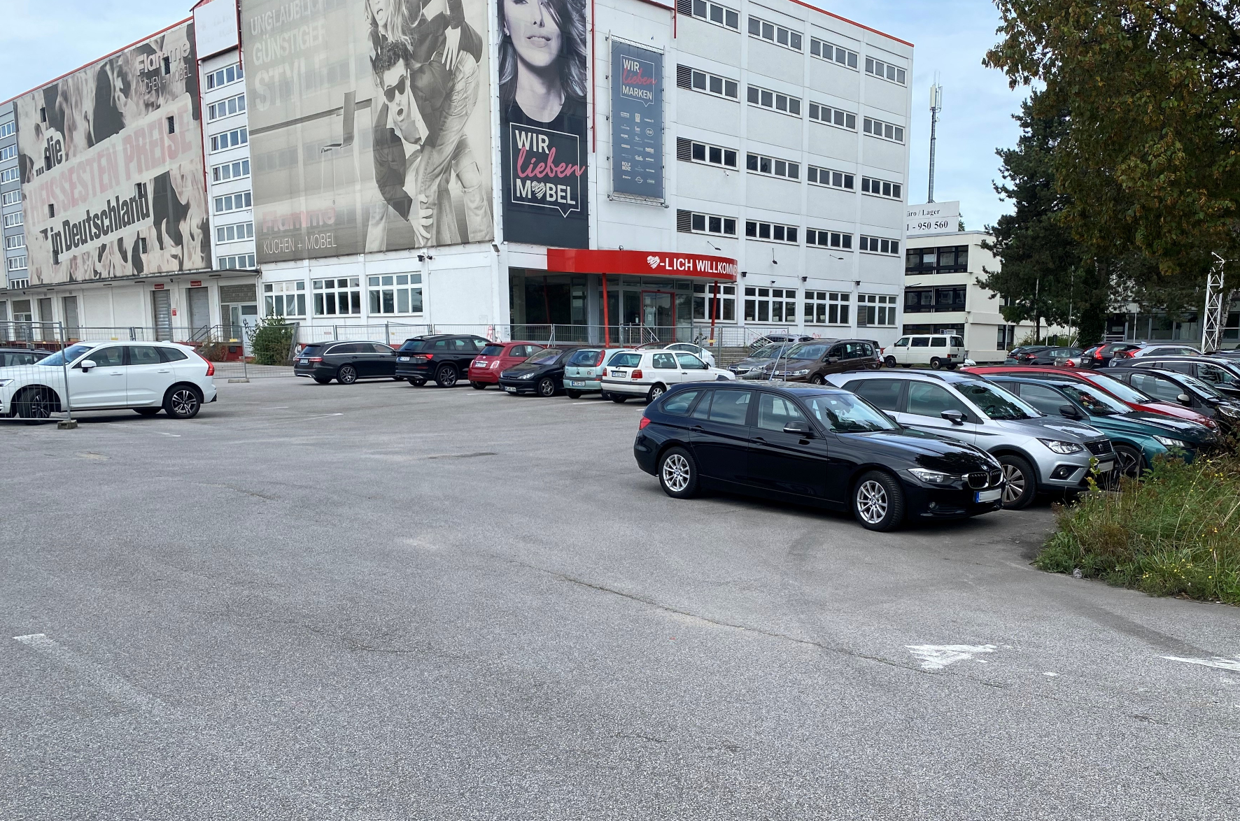 Das ehemalige Möbelhaus Flamme in Unterfeldhaus