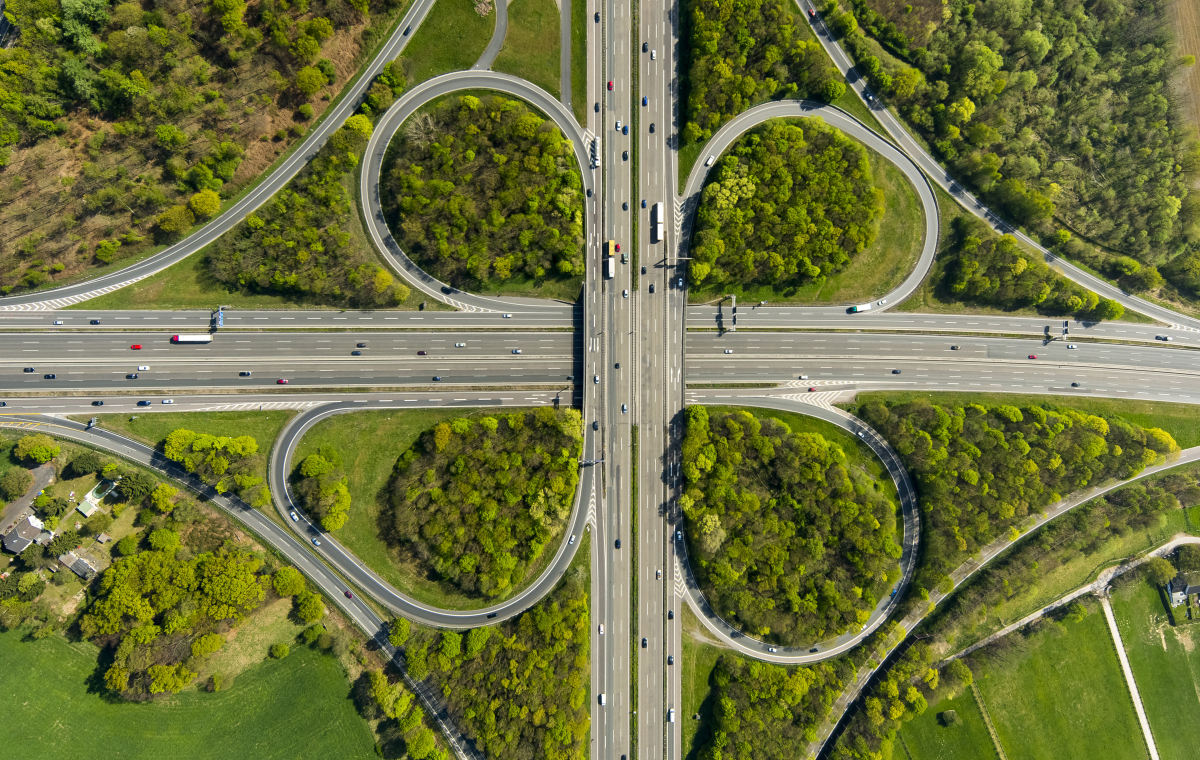 Luftbild auf das Autobahnkreuz A3 A46