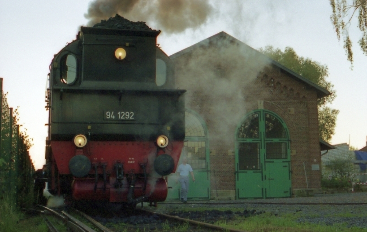 Lokomotive vor dem Lokschuppen Hochdahl