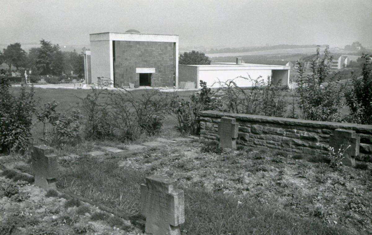 Bau der neuen Friedhofskapelle des Friedhofs Kreuzstraße (Rheinische Post, Ausgabe 221 vom 23.09.1963). Foto: Stadtarchiv Erkrath (mit freundlicher Genehmigung der Rheinischen Post).