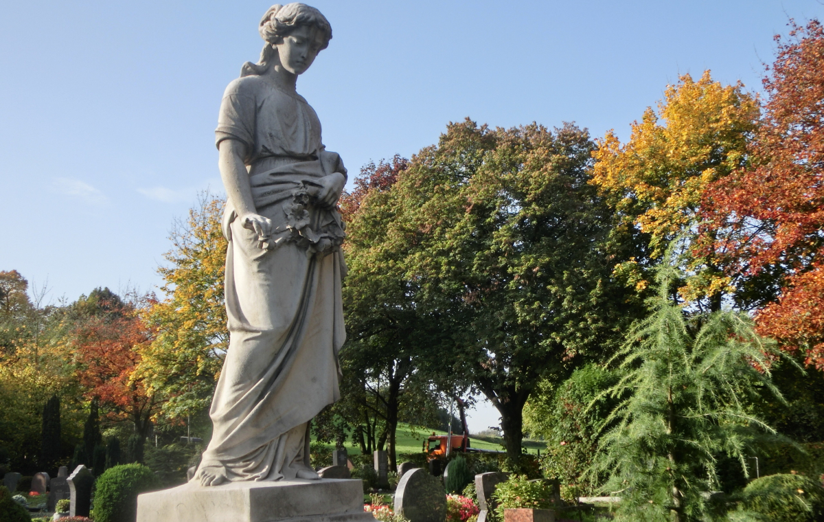 Grabmal auf dem Friedhof Kreuzstraße