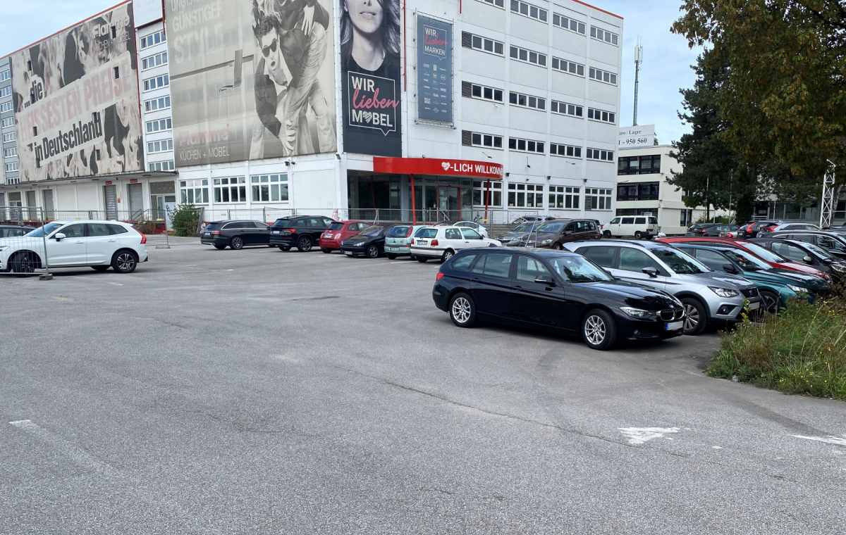 Das ehemalige Möbelhaus Flamme in Unterfeldhaus